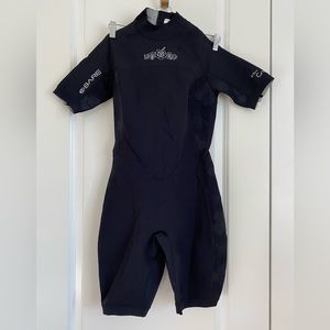 Bare 2mm Crush Powerstretch Black Wetsuit short Sleeve Shorts sz 10